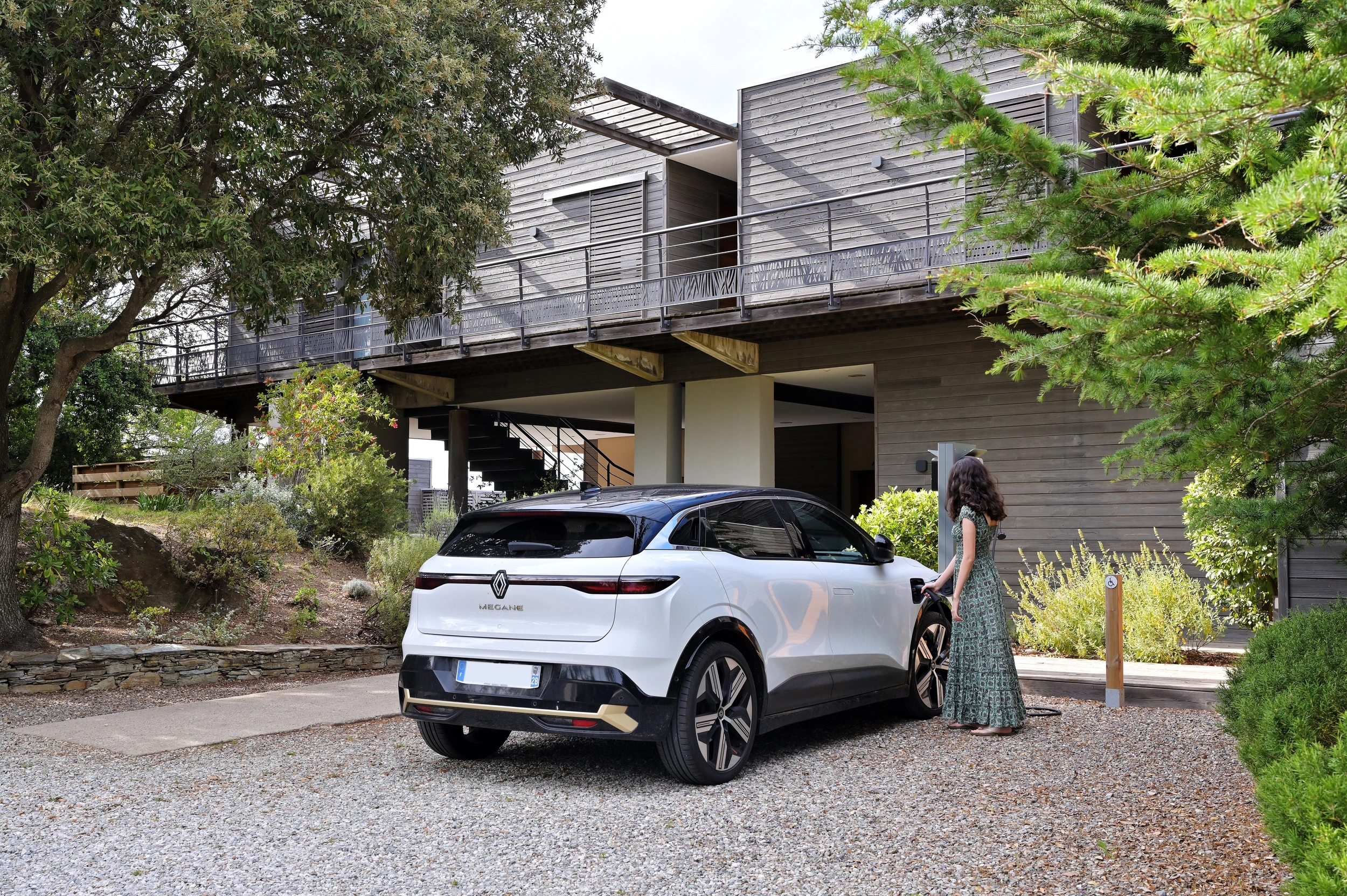 Hôtel avec parking et bornes de recharges voitures électriques dans le Cap Corse